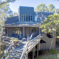 Save $300 on August weeks for this North Litchfield house!!!!