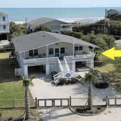 One Minute Walk to Beach – Pet-Friendly and Great Outdoor Living Spaces!